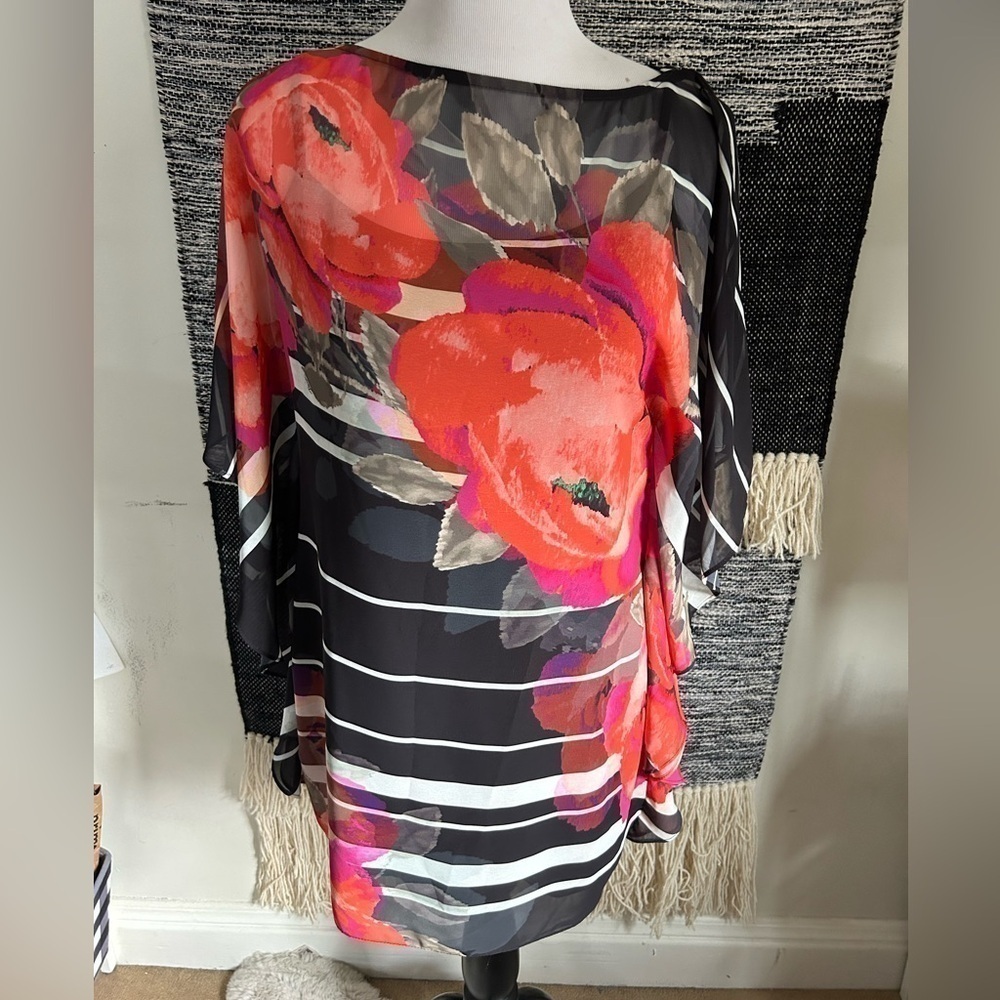 Trina Turk floral cover up size 0 - Picture 2 of 6